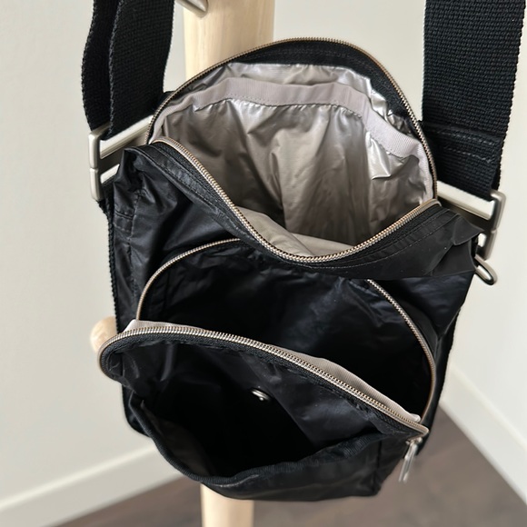 LeSportSac black nylon crossbody bag - Picture 6 of 10